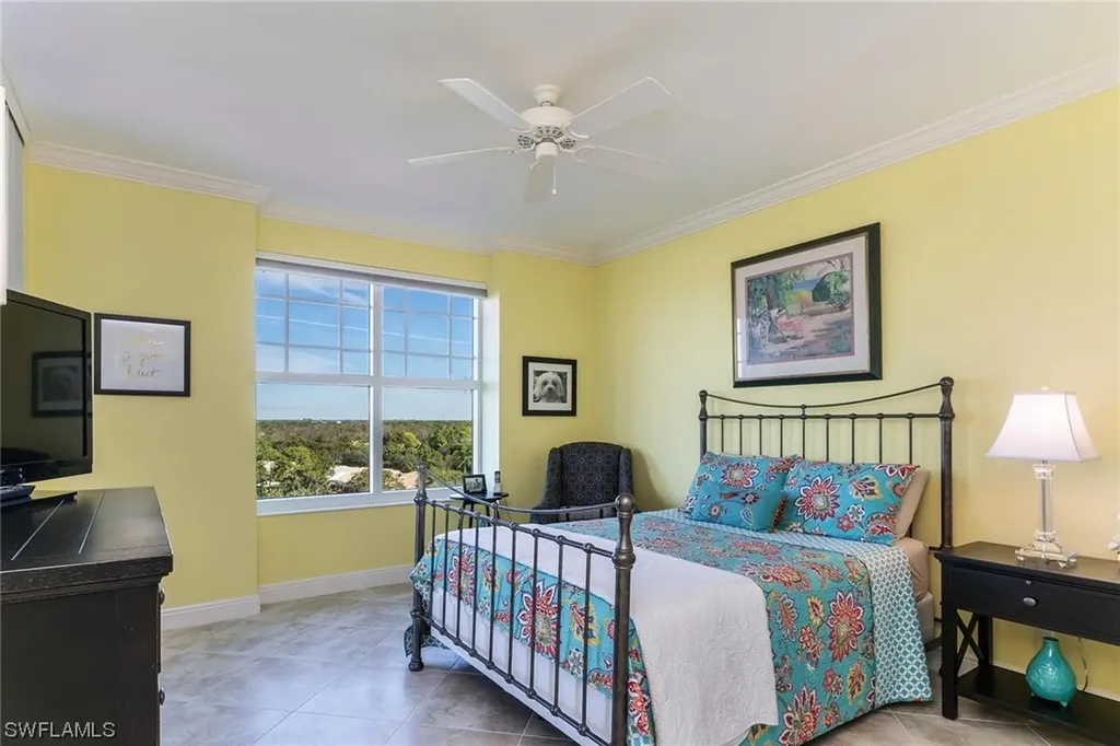 445 Cove Tower Drive Naples FL 34110