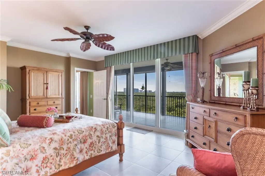 445 Cove Tower Drive Naples FL 34110