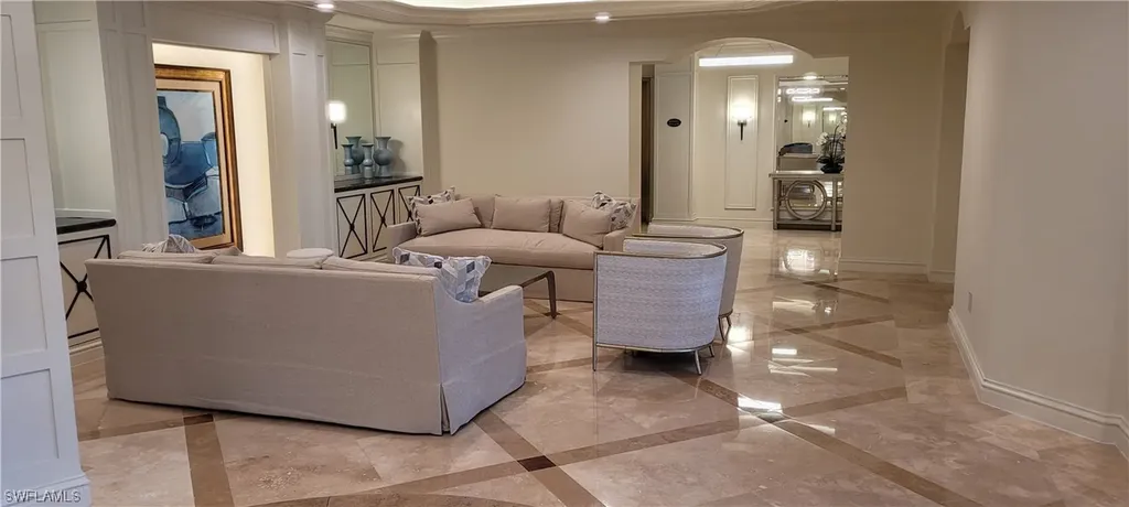 445 Cove Tower Drive Naples FL 34110