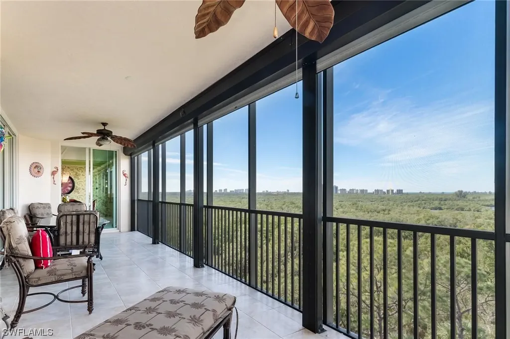 445 Cove Tower Drive Naples FL 34110