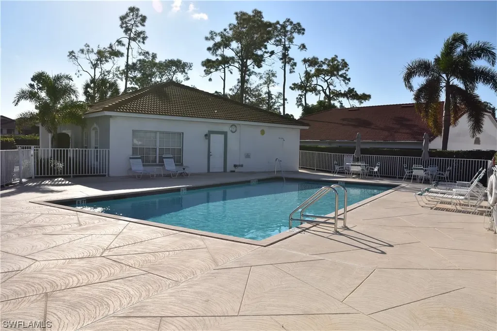 319 Melrose Place Naples FL 34104