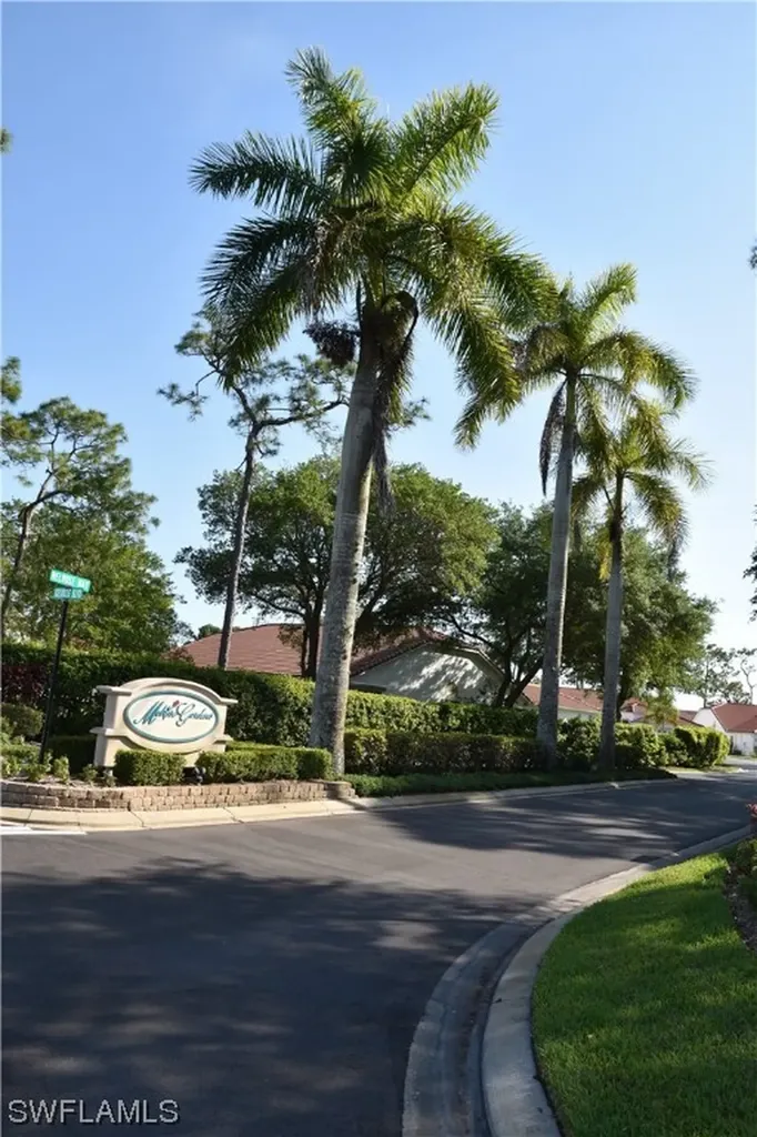 319 Melrose Place Naples FL 34104