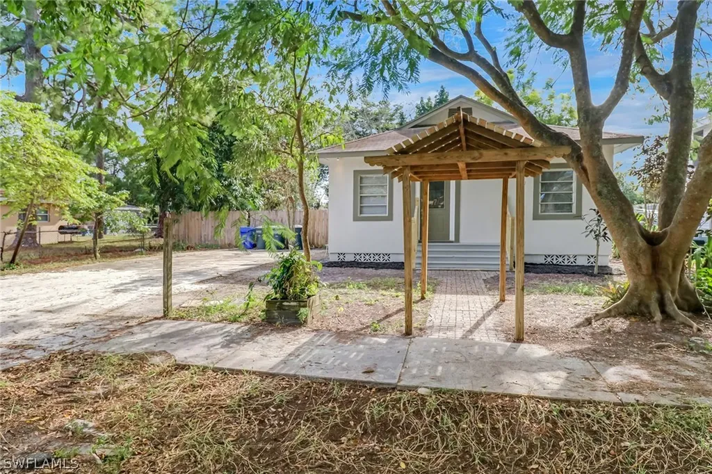 2352 Katherine Street Fort Myers FL 33901