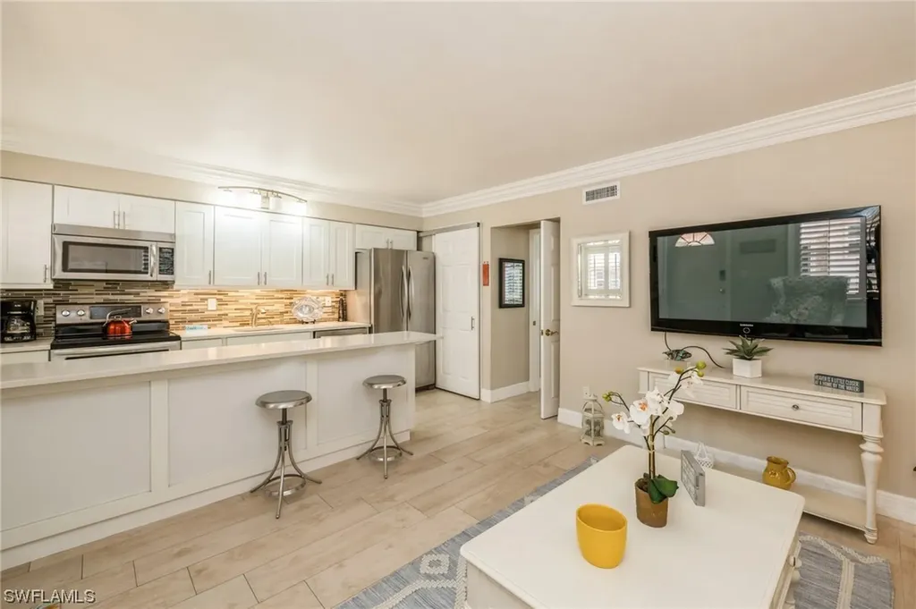 980 7th Avenue S Naples FL 34102