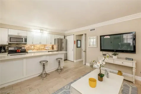 980 7TH Avenue S Naples FL 34102