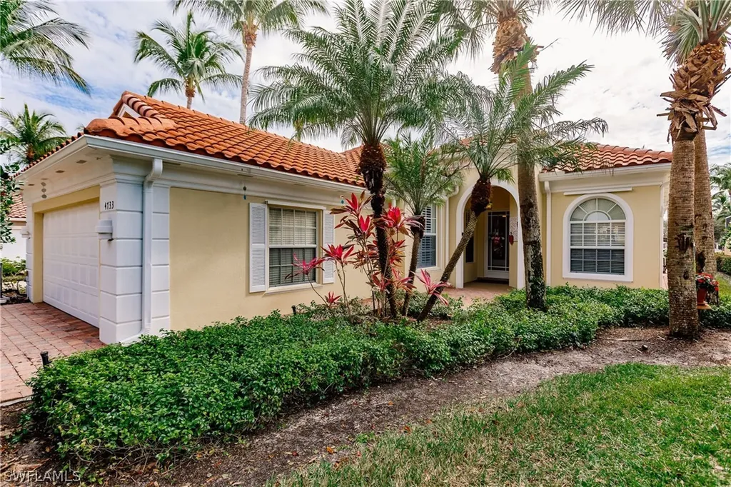 4733 Navassa Lane Naples FL 34119