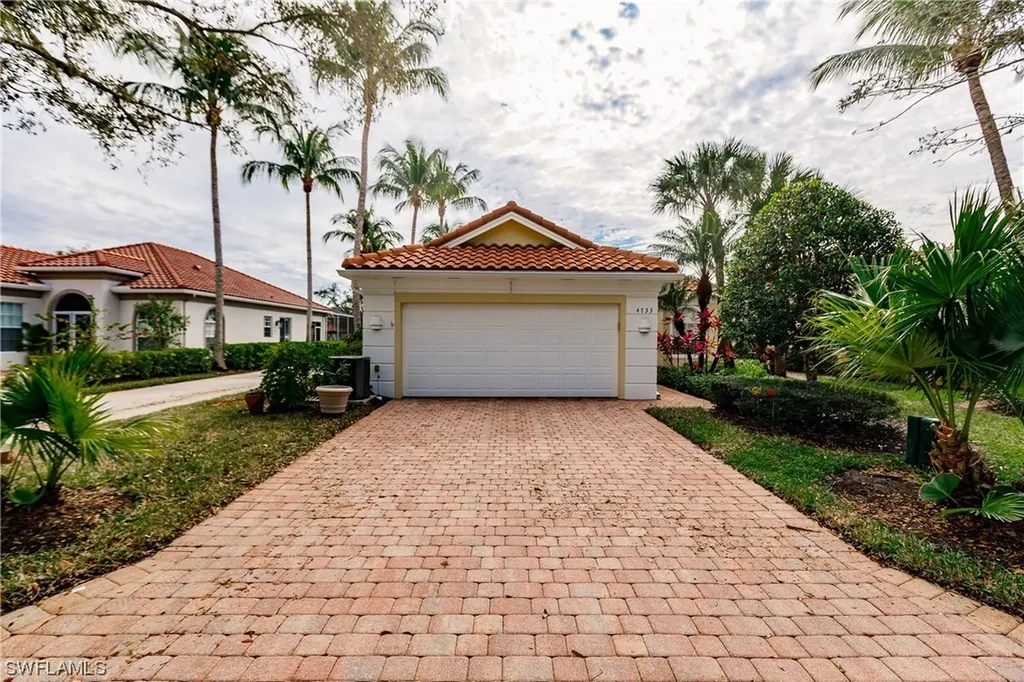 4733 Navassa Lane Naples FL 34119