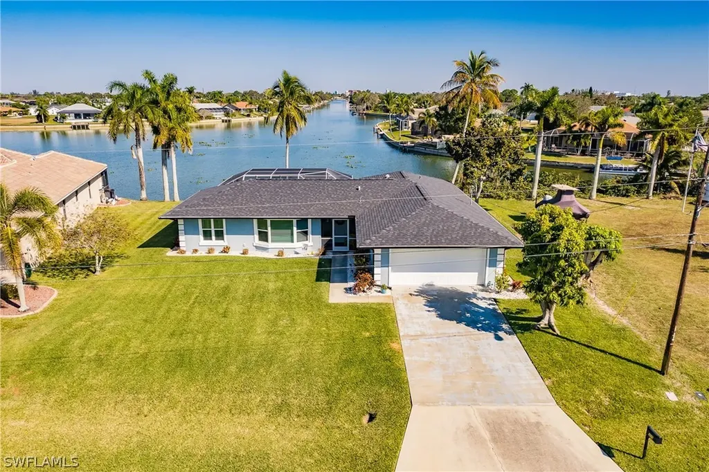 305 SE 9th Avenue Cape Coral FL 33990