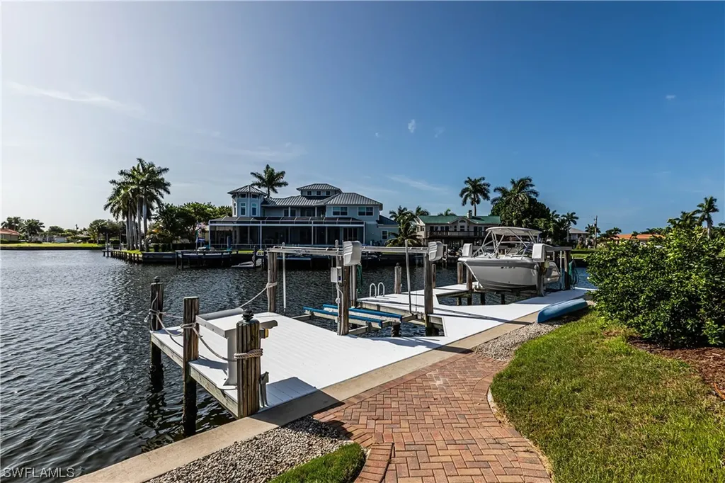 1690 Rainbow Court Marco Island FL 34145