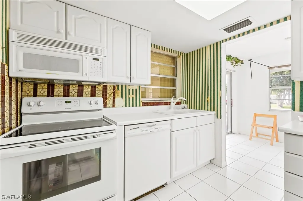 5462 Carlton Street Naples FL 34113