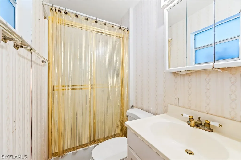 5462 Carlton Street Naples FL 34113