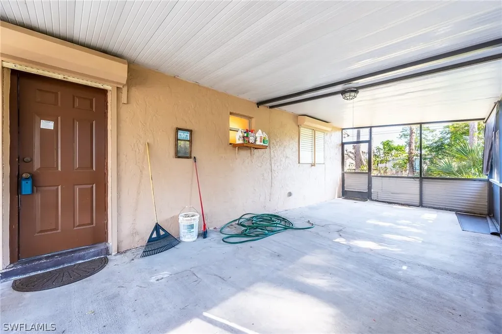 5462 Carlton Street Naples FL 34113