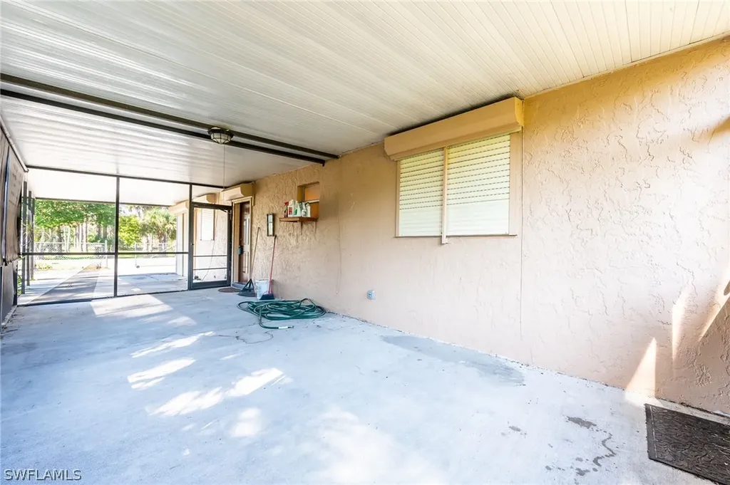 5462 Carlton Street Naples FL 34113