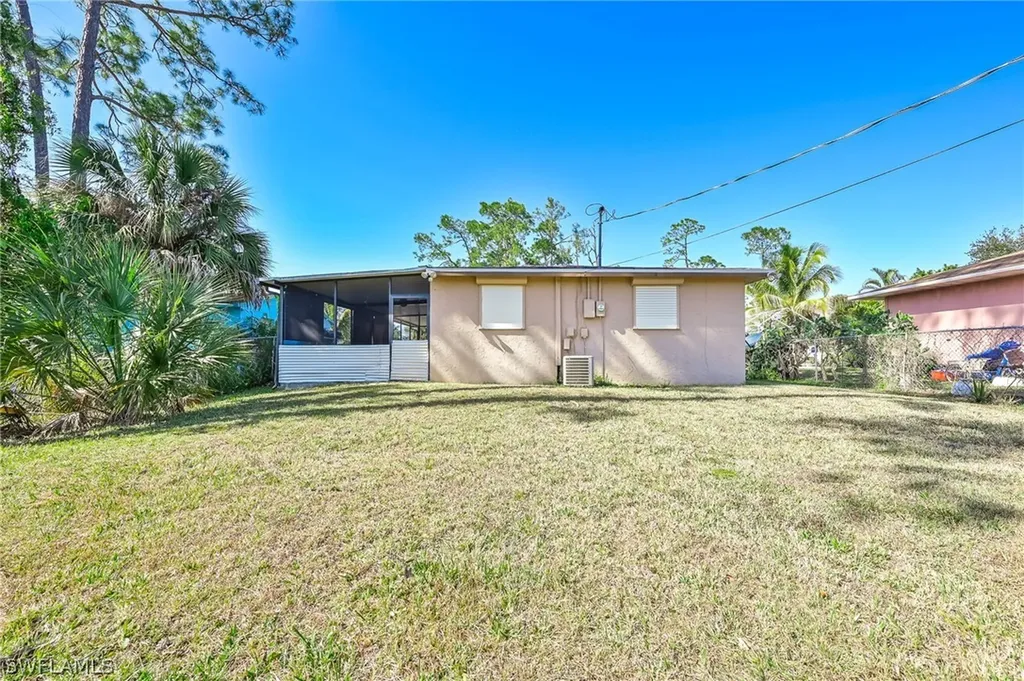 5462 Carlton Street Naples FL 34113