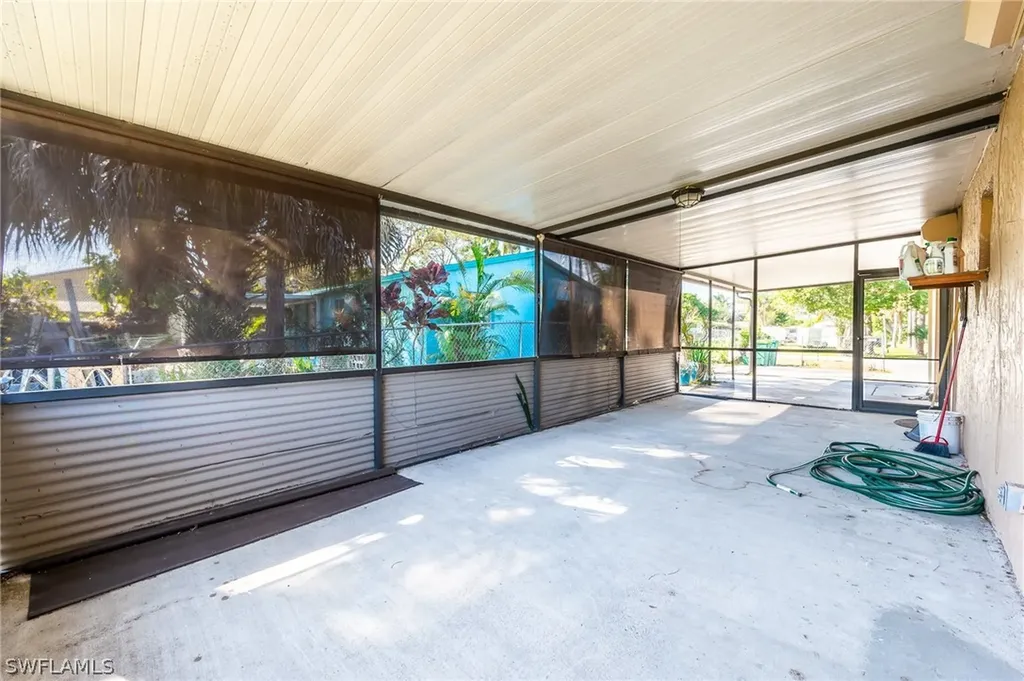 5462 Carlton Street Naples FL 34113