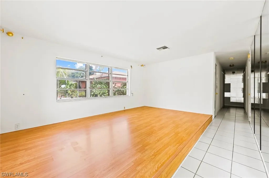 5462 Carlton Street Naples FL 34113