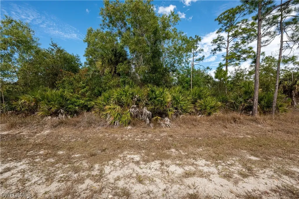 2ND Avenue NE Naples FL 34120