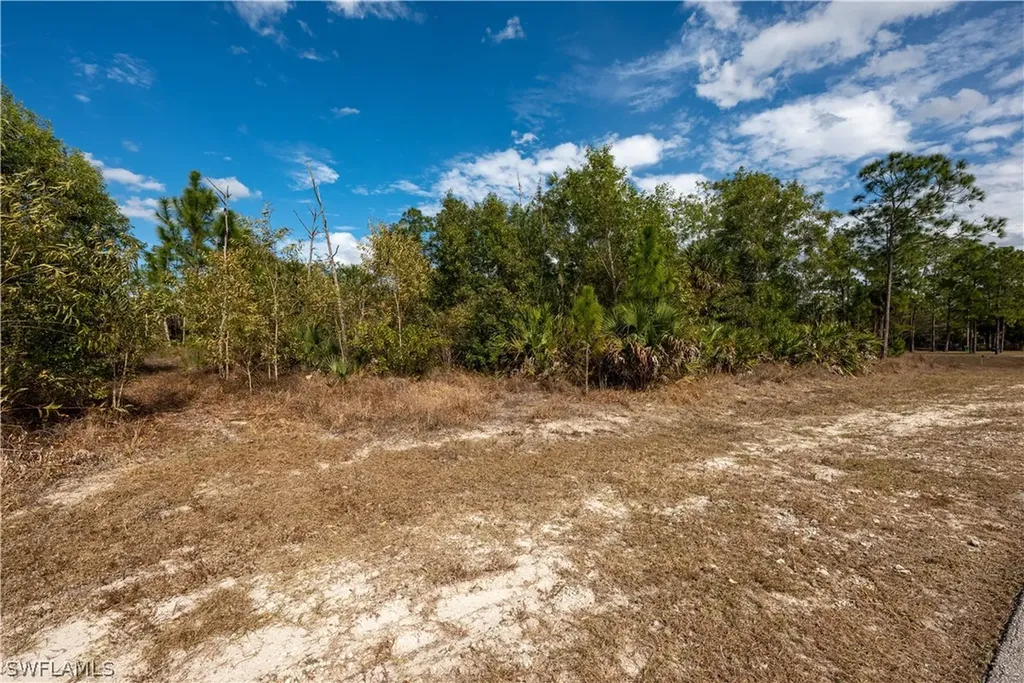 2ND Avenue NE Naples FL 34120