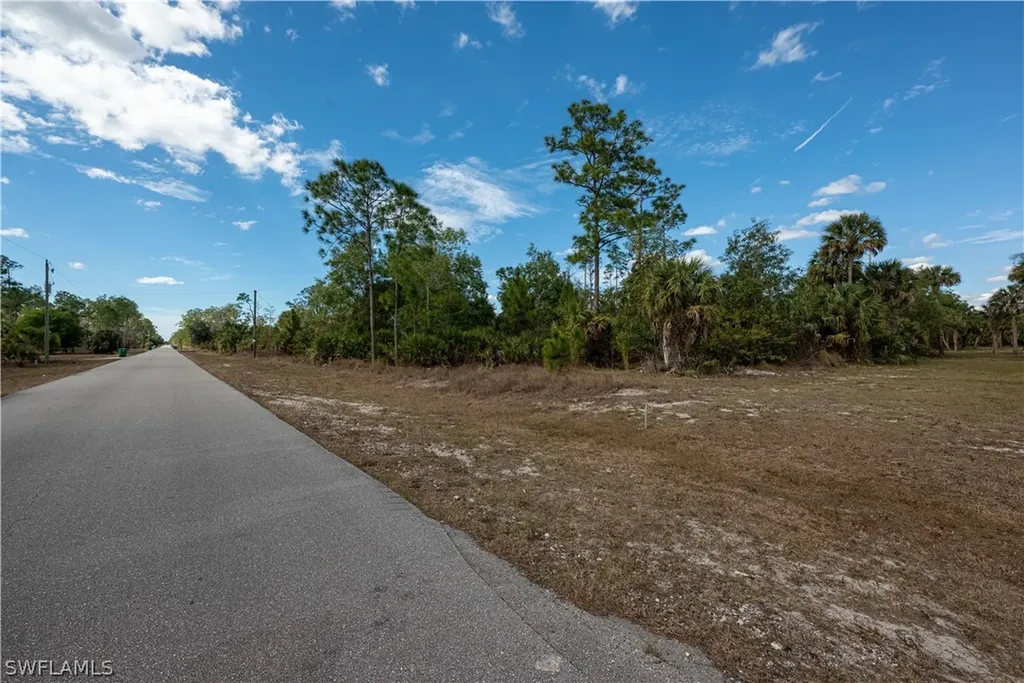 2ND Avenue NE Naples FL 34120