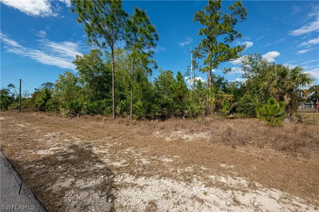 2ND Avenue NE Naples FL 34120