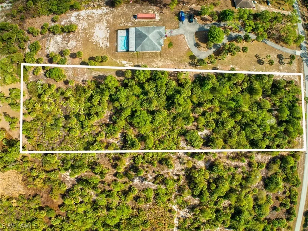 2ND Avenue NE Naples FL 34120
