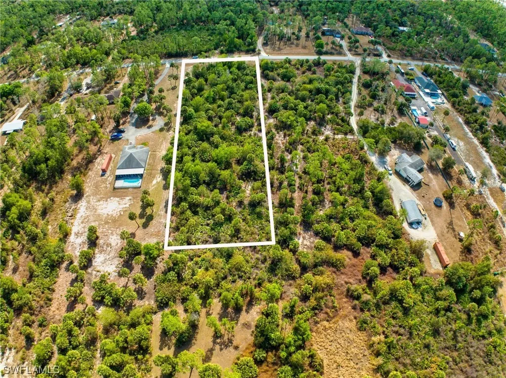 2ND Avenue NE Naples FL 34120