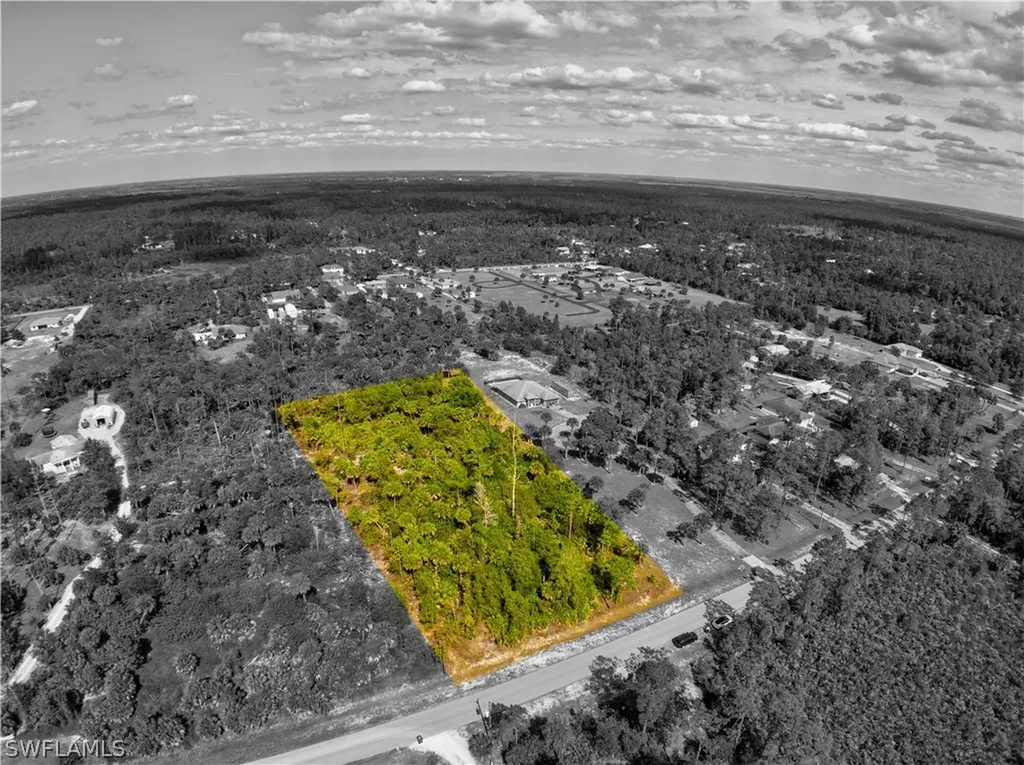 2ND Avenue NE Naples FL 34120