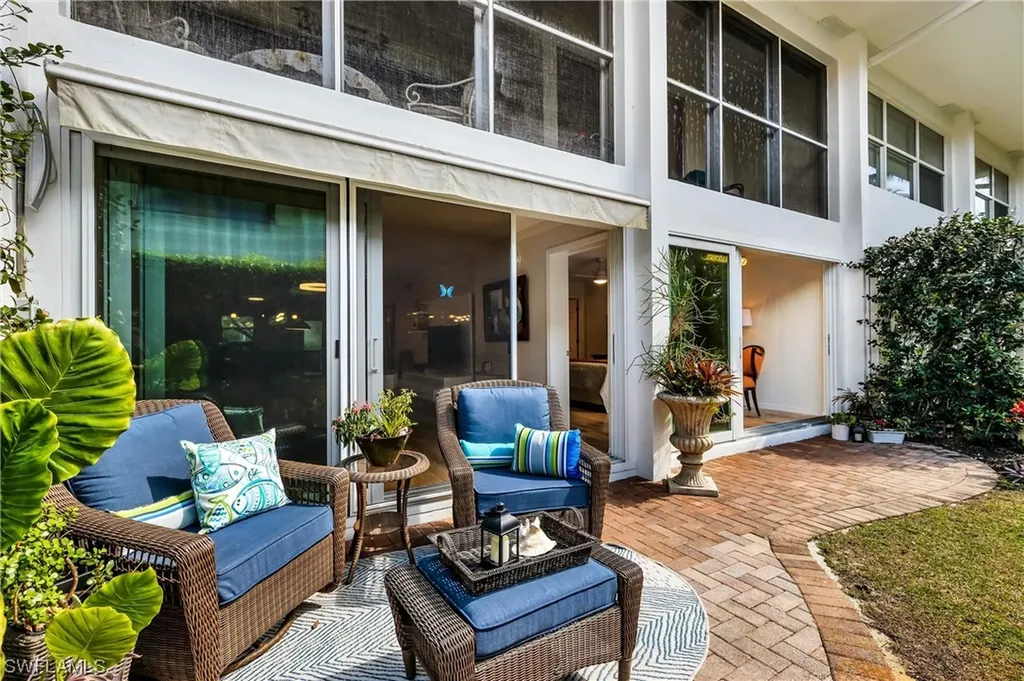 532 2nd Street S Naples FL 34102