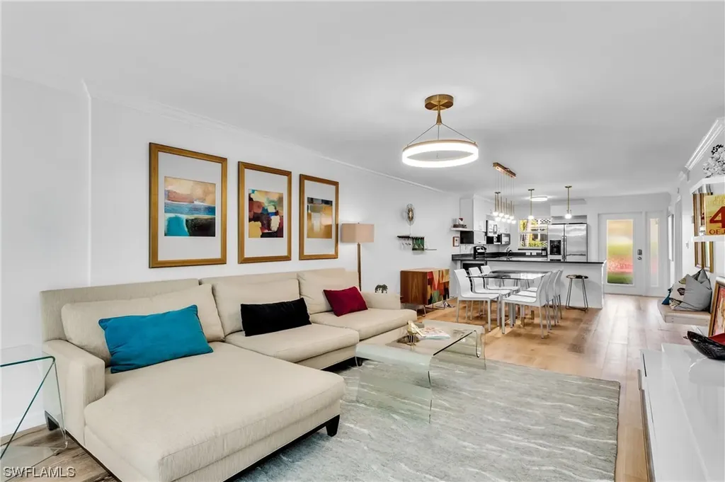 532 2nd Street S Naples FL 34102