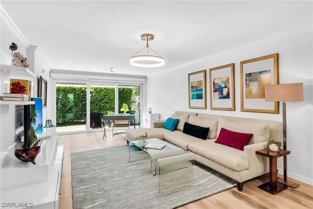 532 2nd Street S Naples FL 34102
