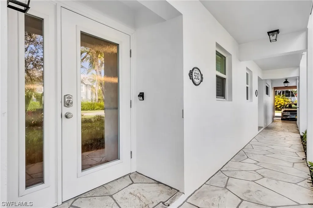 532 2nd Street S Naples FL 34102
