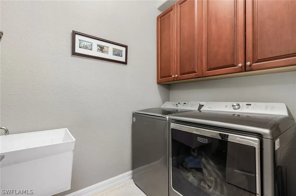 890 Palmetto Pointe Circle Cape Coral FL 33991