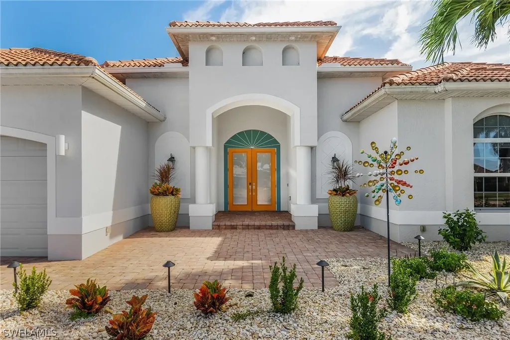 890 Palmetto Pointe Circle Cape Coral FL 33991