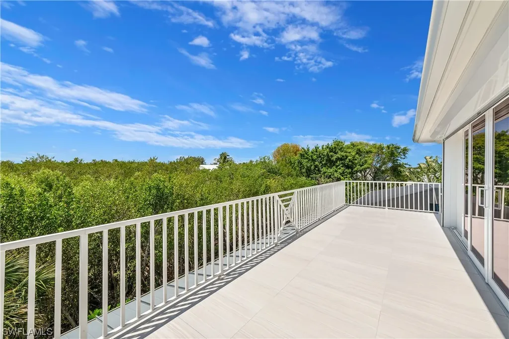 1118 Sand Castle Road Sanibel FL 33957