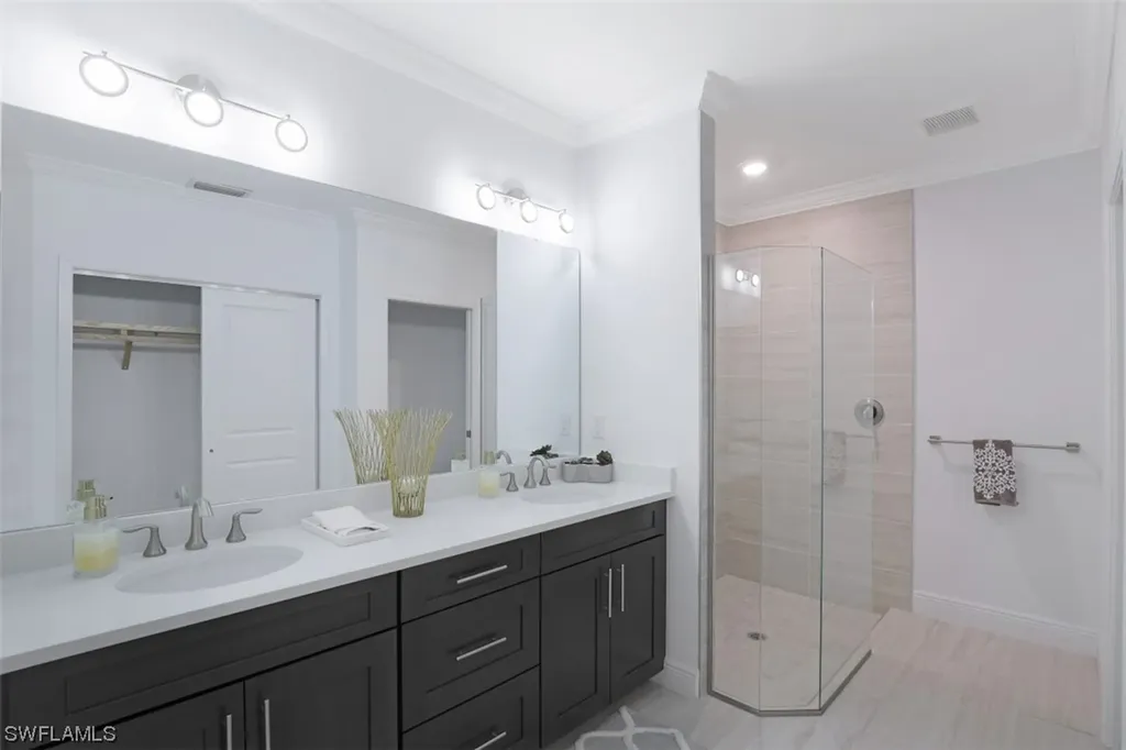 16356 Viansa Way Naples FL 34110