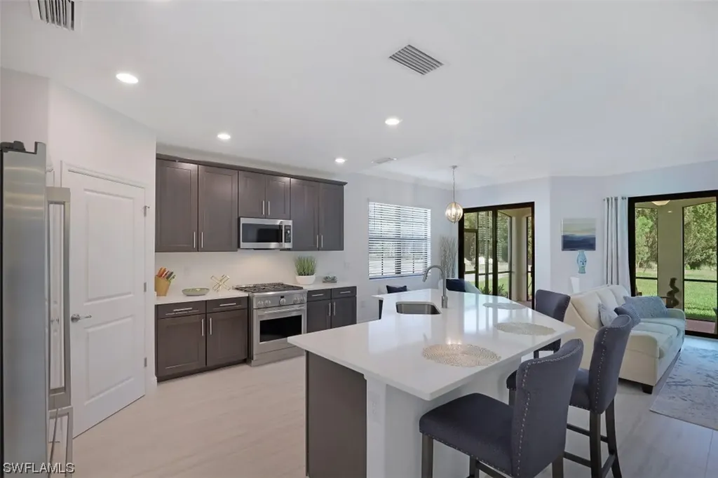 16356 Viansa Way Naples FL 34110