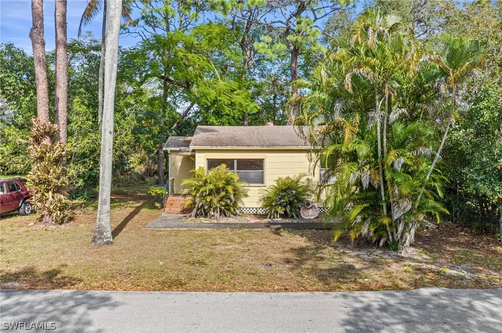 2057 Jeffcott Street Fort Myers FL 33901
