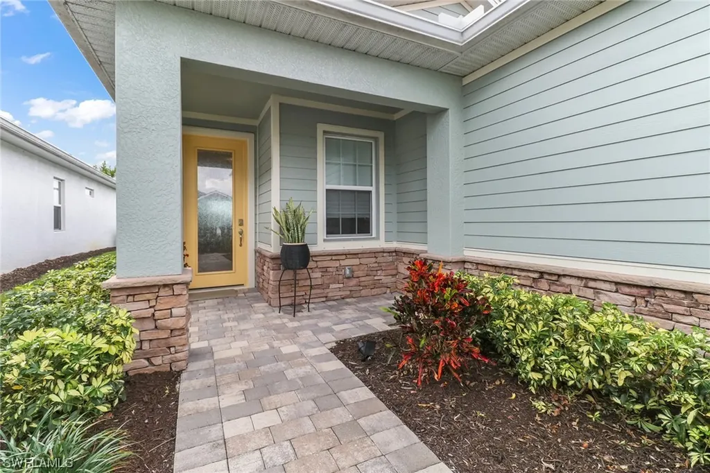 28272 Seasons Tide Avenue Bonita Springs FL 34135