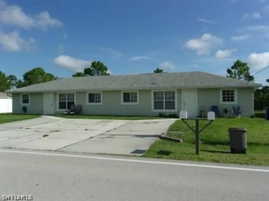 18 / 20 W 12th Street Lehigh Acres FL 33972