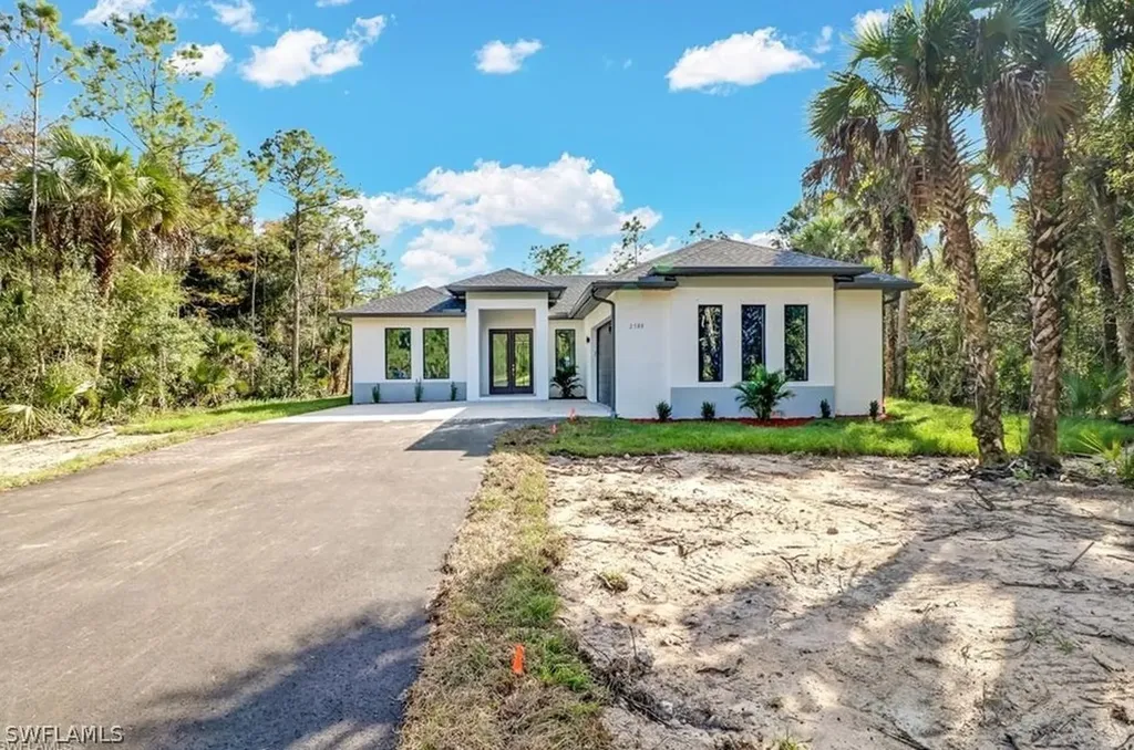 4362 40th Street NE Naples FL 34120