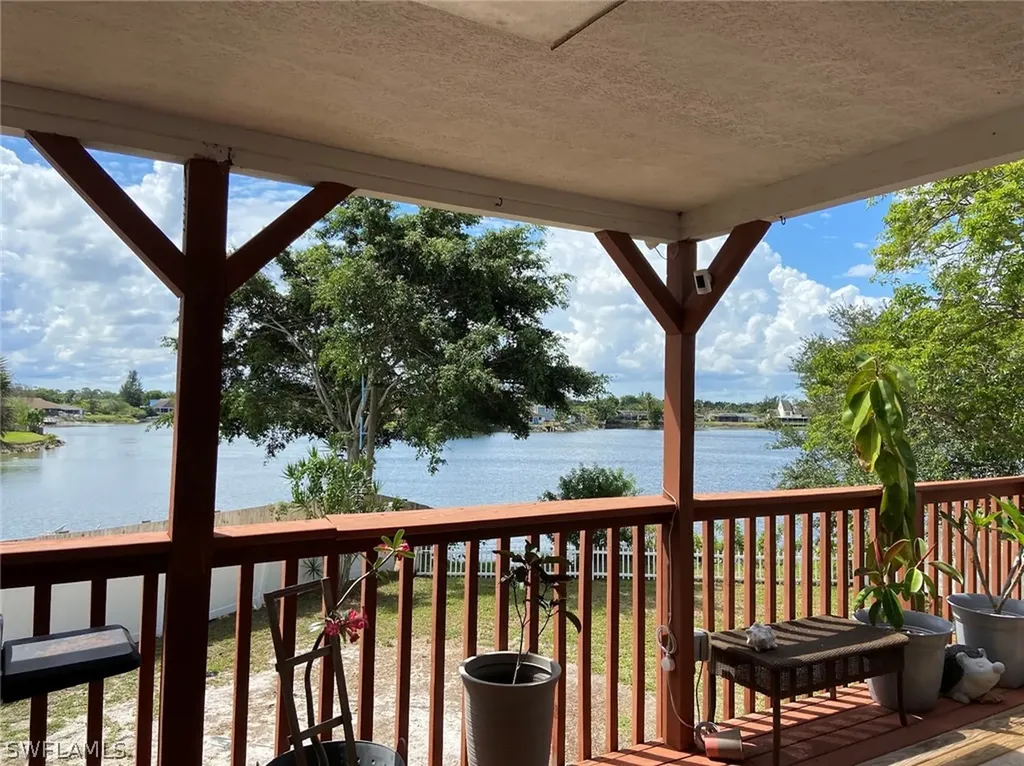 5084 28th Place SW Naples FL 34116