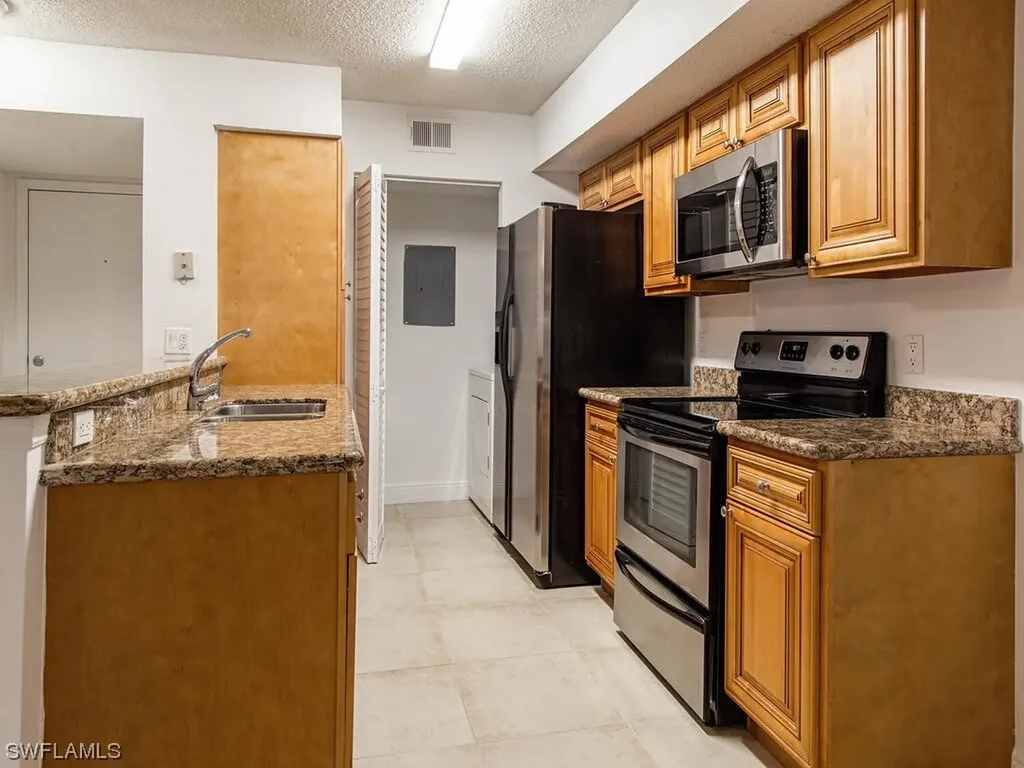 2118 Arbour Walk Circle Naples FL 34109