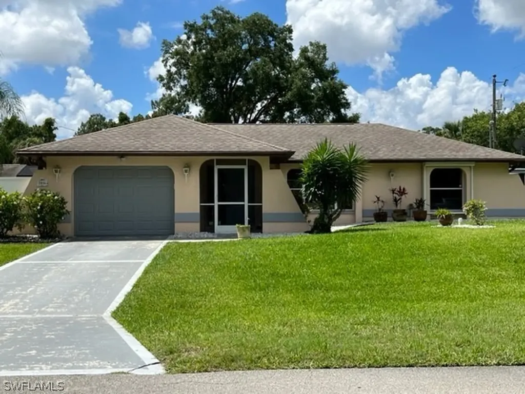 2604 E 7th Street Lehigh Acres FL 33936