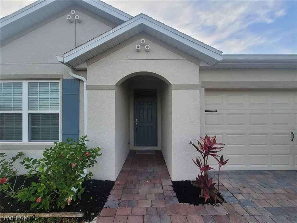1733 NW 9th Avenue Cape Coral FL 33993