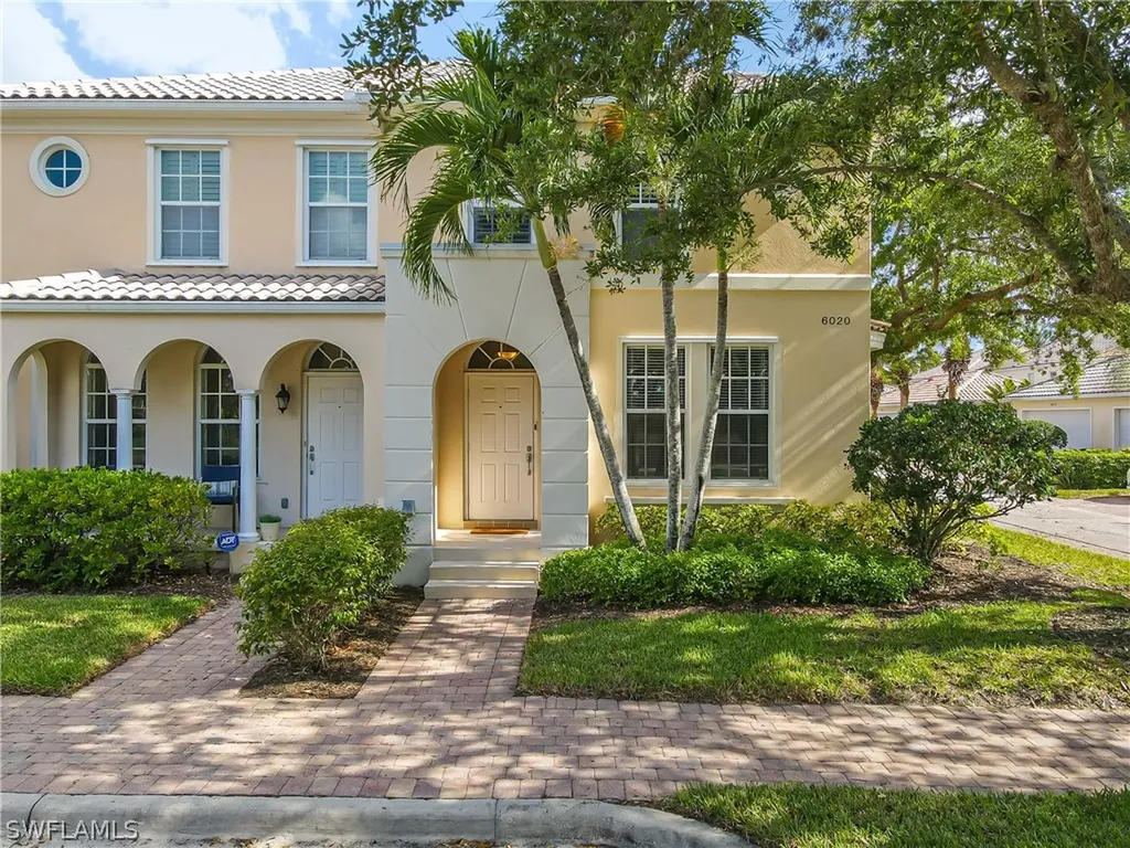 6020 Towncenter Circle Naples FL 34119