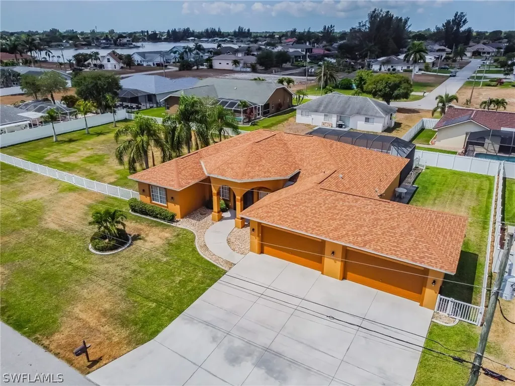 818 SW 4th Avenue Cape Coral FL 33991