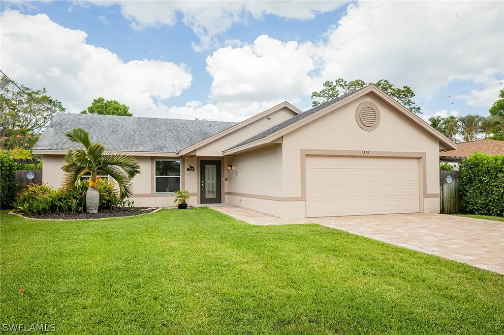 1379 Rordon Avenue Naples FL 34103