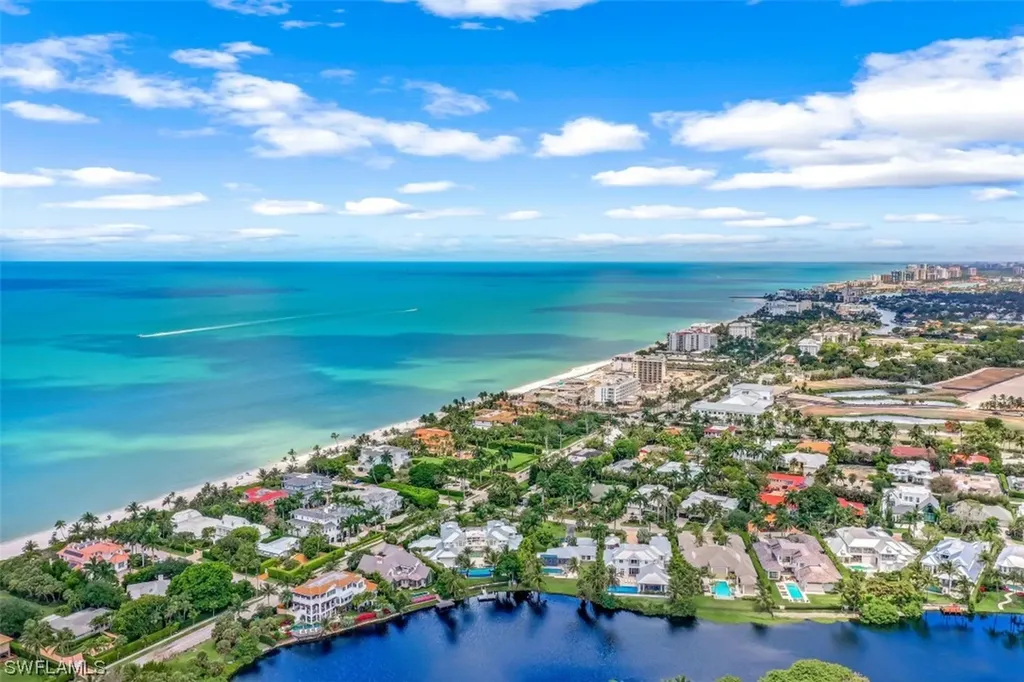 566 Palm Circle E Naples FL 34102