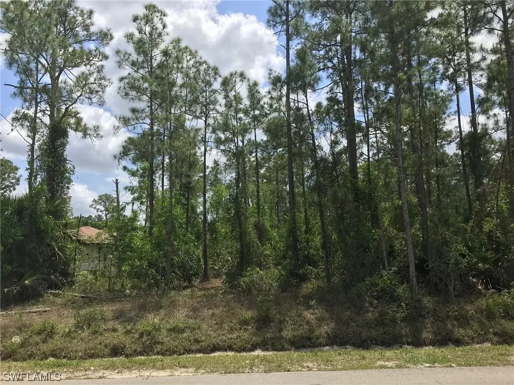 2420 52nd Avenue NE Naples FL 34120