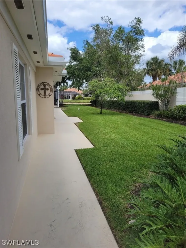 3523 El Verdado Court Naples FL 34109